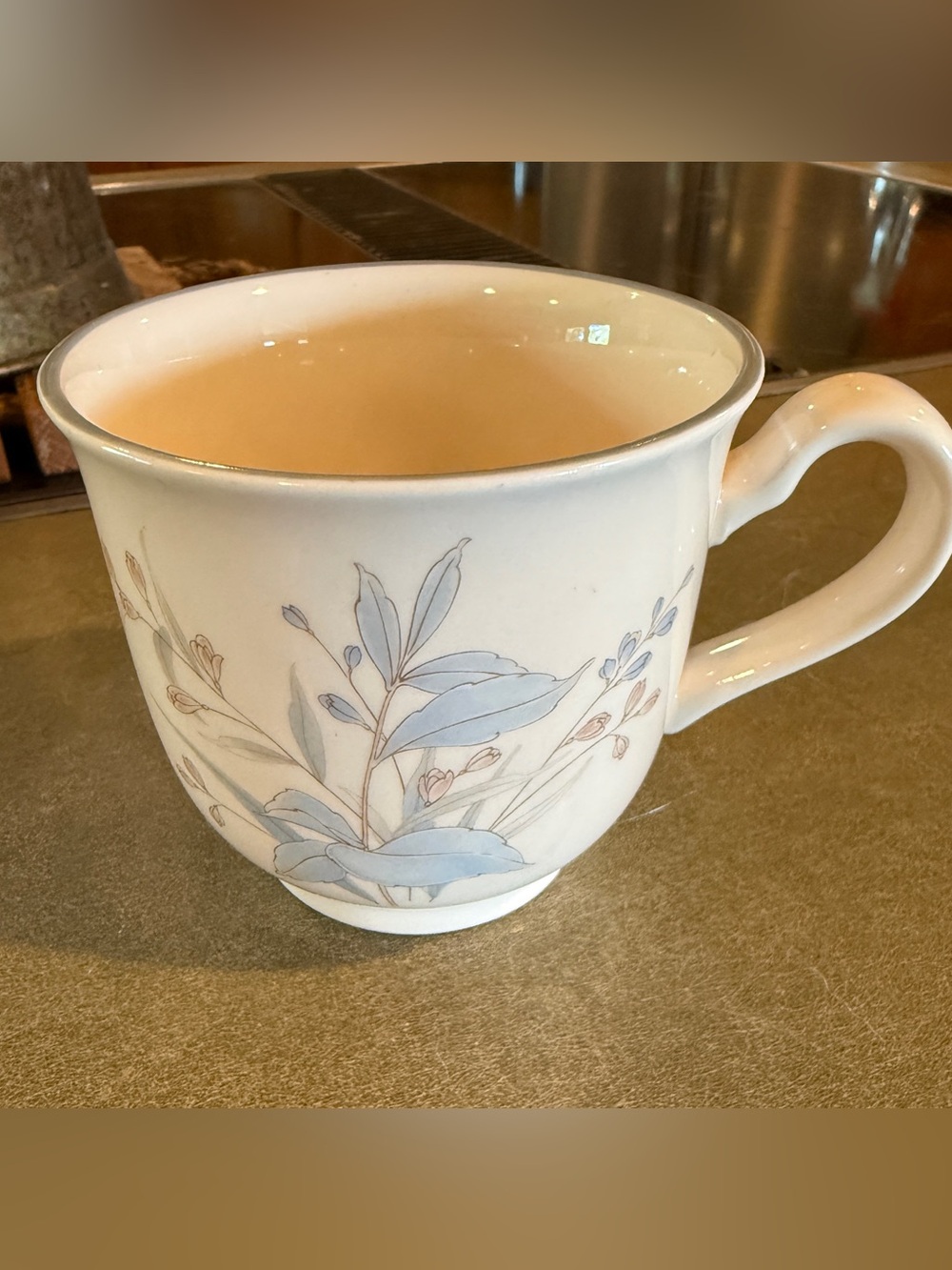 Noritake Keltcraft Cream and Blue Mug: Ireland Kilkee 9109